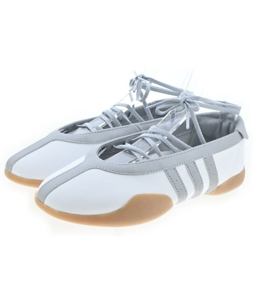 adidas 運動鞋