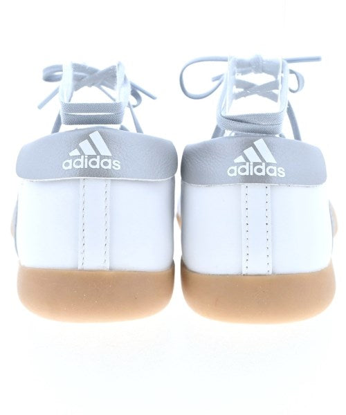 adidas 運動鞋