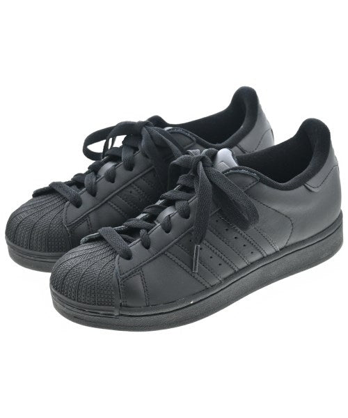 adidas 運動鞋