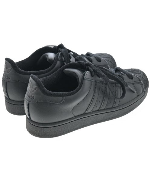 adidas 運動鞋