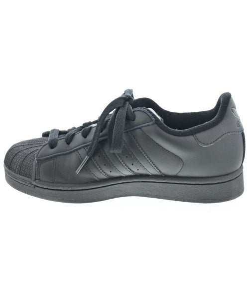 adidas 運動鞋