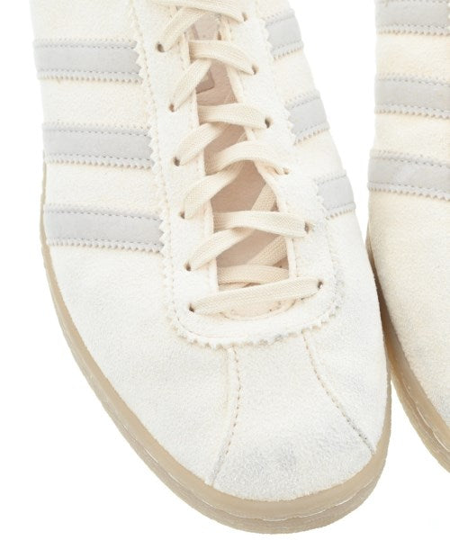 adidas 運動鞋