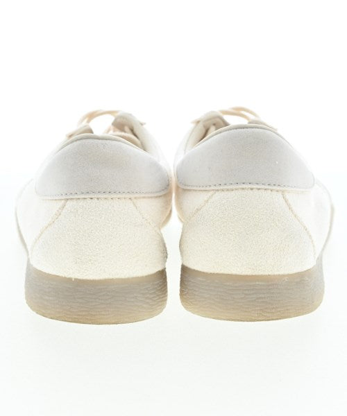 adidas 運動鞋