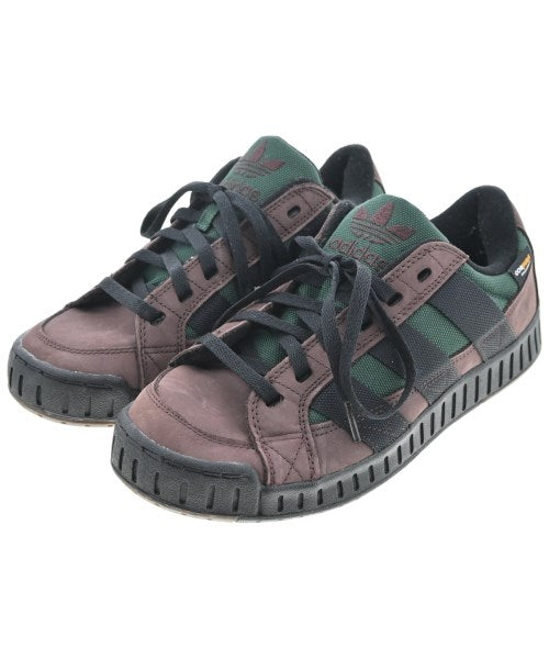 adidas 運動鞋