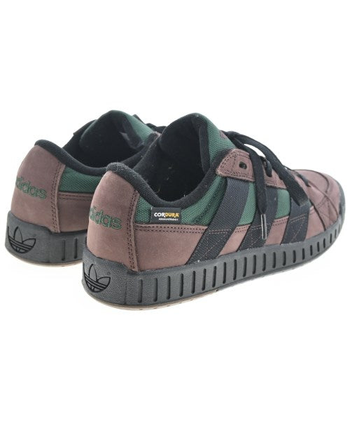 adidas 運動鞋