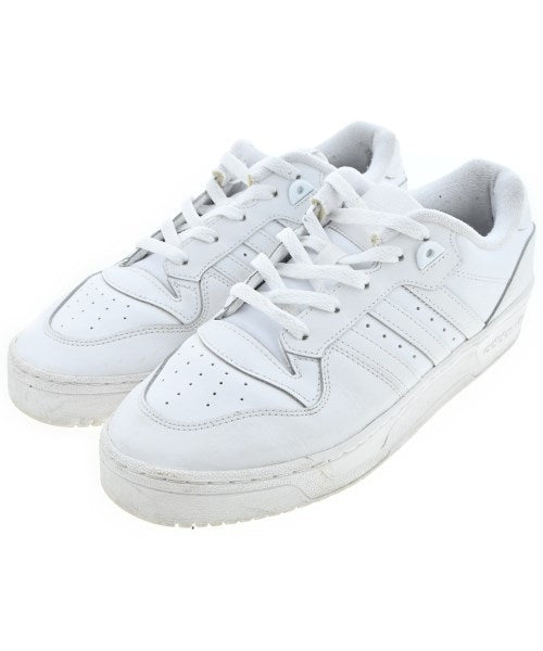adidas 運動鞋