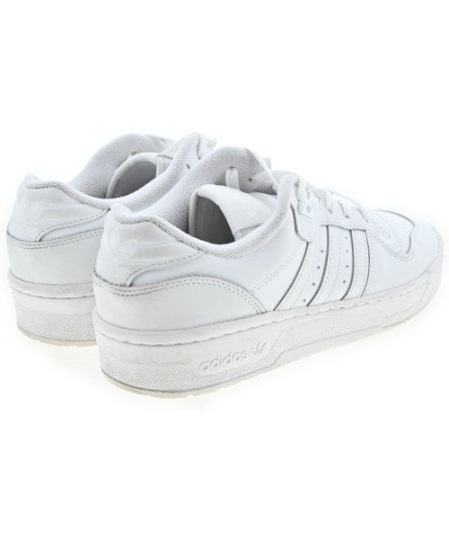 adidas 運動鞋