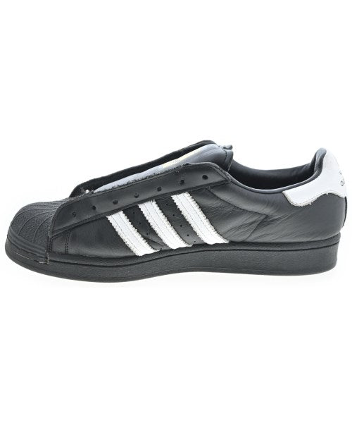 adidas 運動鞋