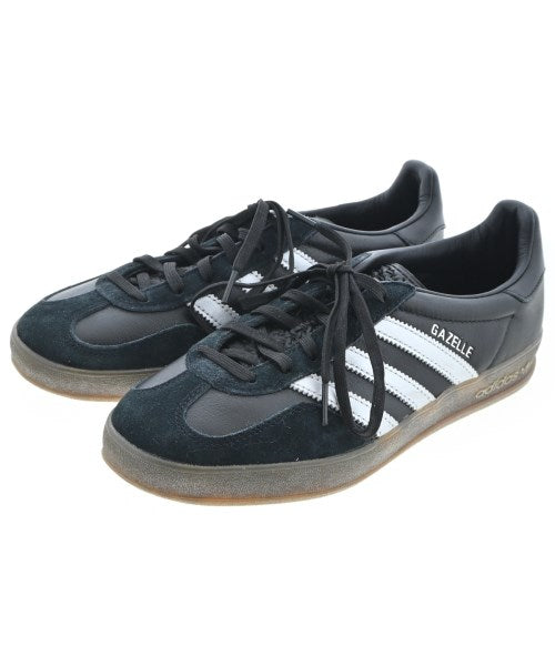 adidas 運動鞋