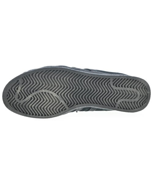 adidas 運動鞋