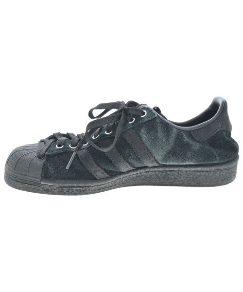 adidas 運動鞋
