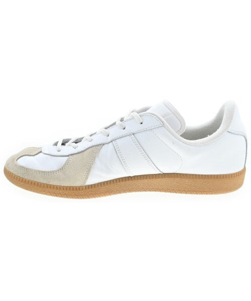 adidas 運動鞋