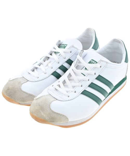 adidas 運動鞋