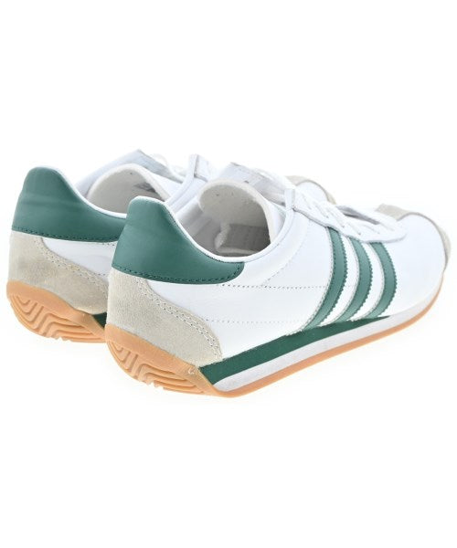 adidas 運動鞋