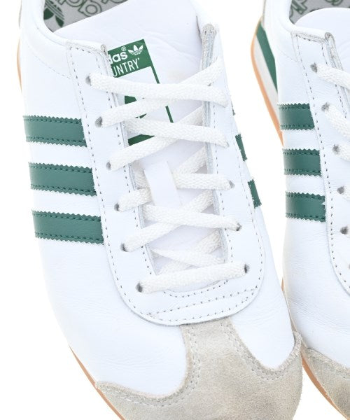 adidas 運動鞋