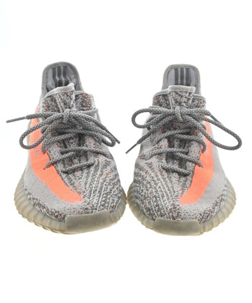 adidas 運動鞋