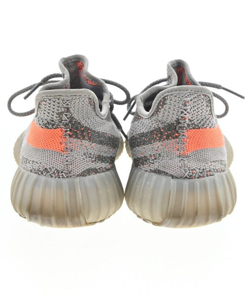 adidas 運動鞋
