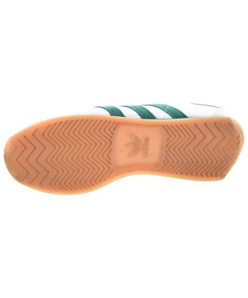 adidas 運動鞋