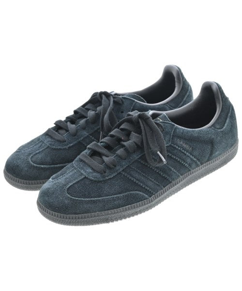 adidas 運動鞋