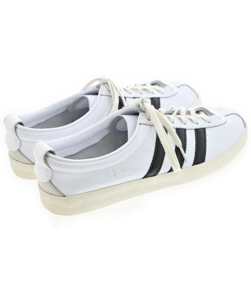 adidas 運動鞋