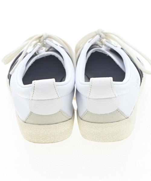 adidas 運動鞋