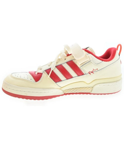 adidas 運動鞋