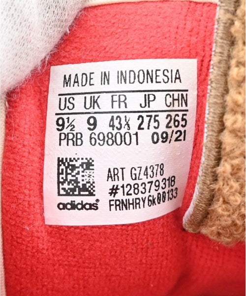 adidas 運動鞋