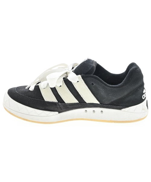 adidas 運動鞋