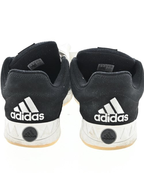 adidas 運動鞋
