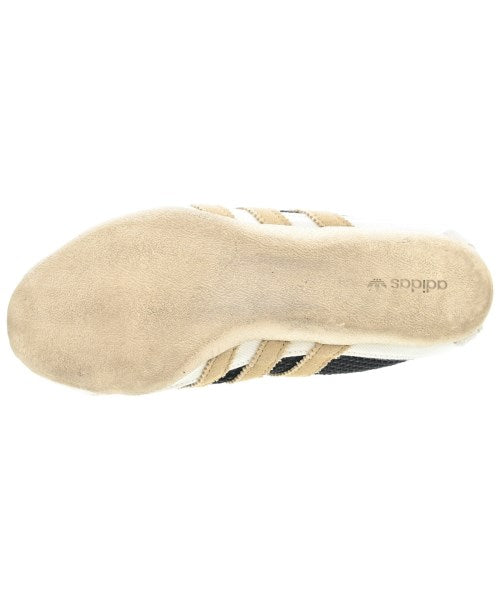 adidas 運動鞋