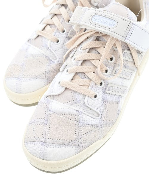adidas 運動鞋