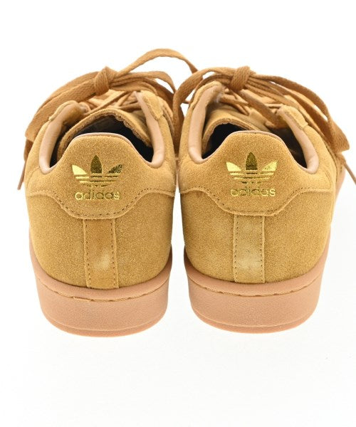 adidas 運動鞋