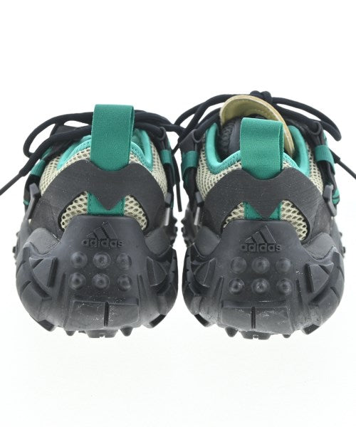 adidas 運動鞋