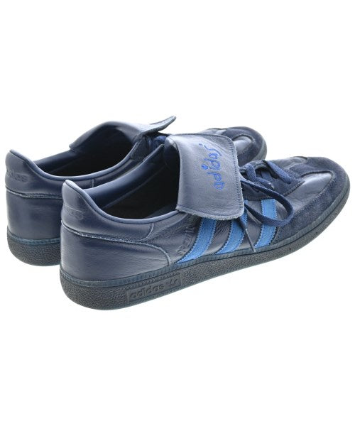 adidas 運動鞋