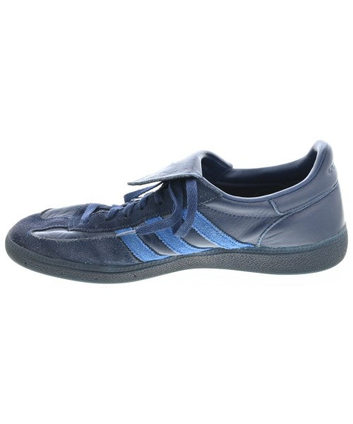 adidas 運動鞋