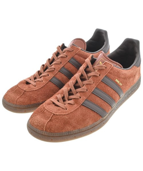 adidas 運動鞋
