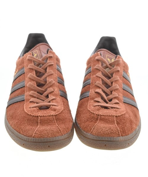 adidas 運動鞋