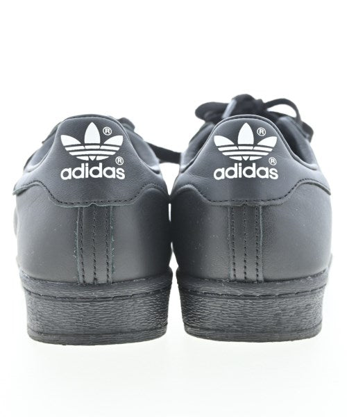 adidas 運動鞋