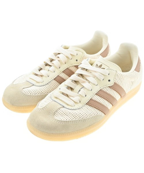 adidas 運動鞋