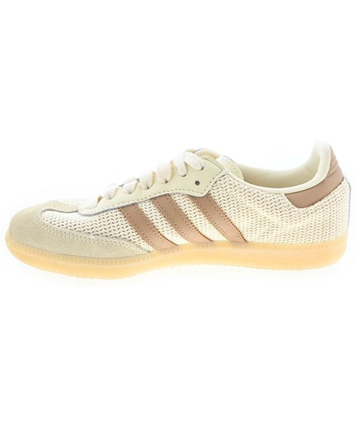 adidas 運動鞋