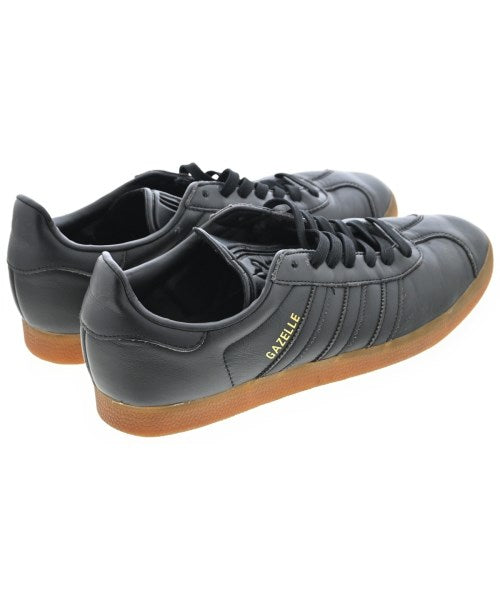 adidas 運動鞋