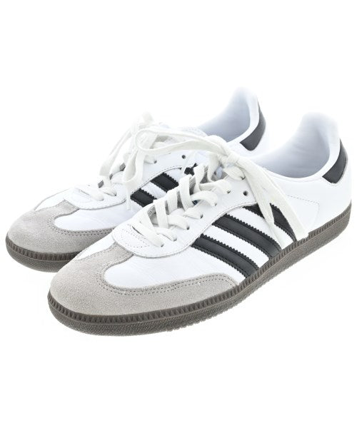 adidas 運動鞋