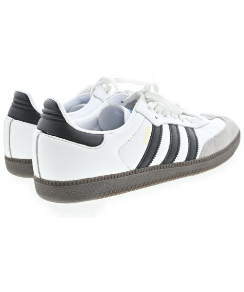 adidas 運動鞋
