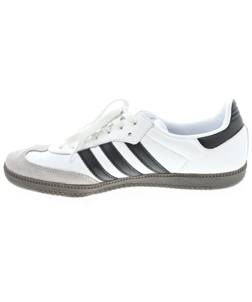adidas 運動鞋