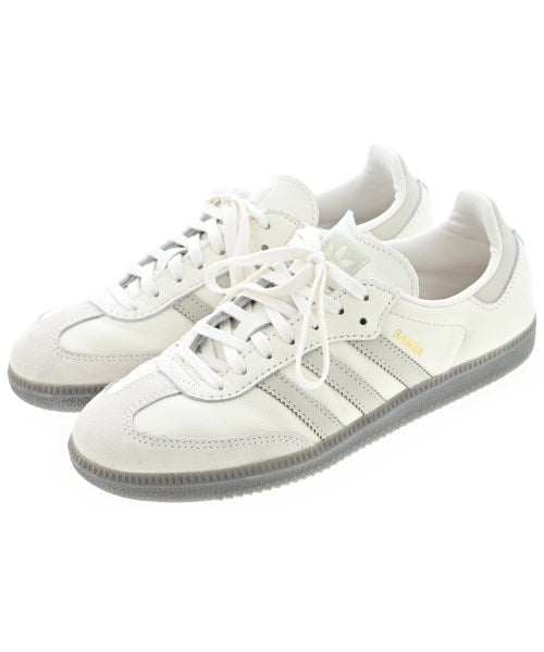 adidas 運動鞋