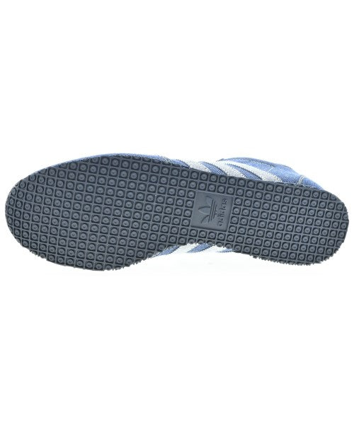 adidas 運動鞋