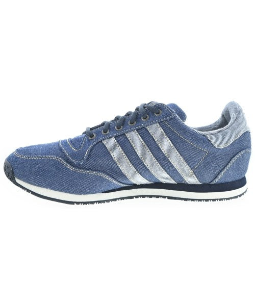 adidas 運動鞋