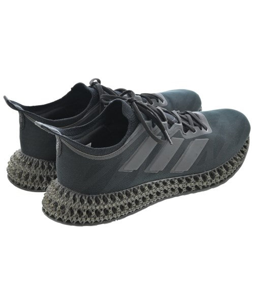 adidas 運動鞋