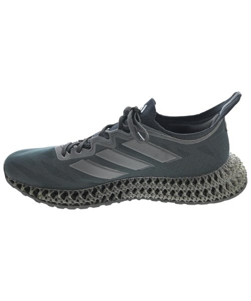 adidas 運動鞋