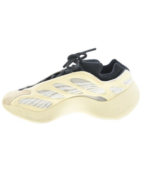 adidas 運動鞋